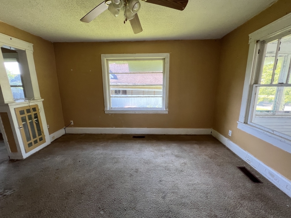 2802 Pitt Street Anderson, IN 46016 - Photo 7 of 27