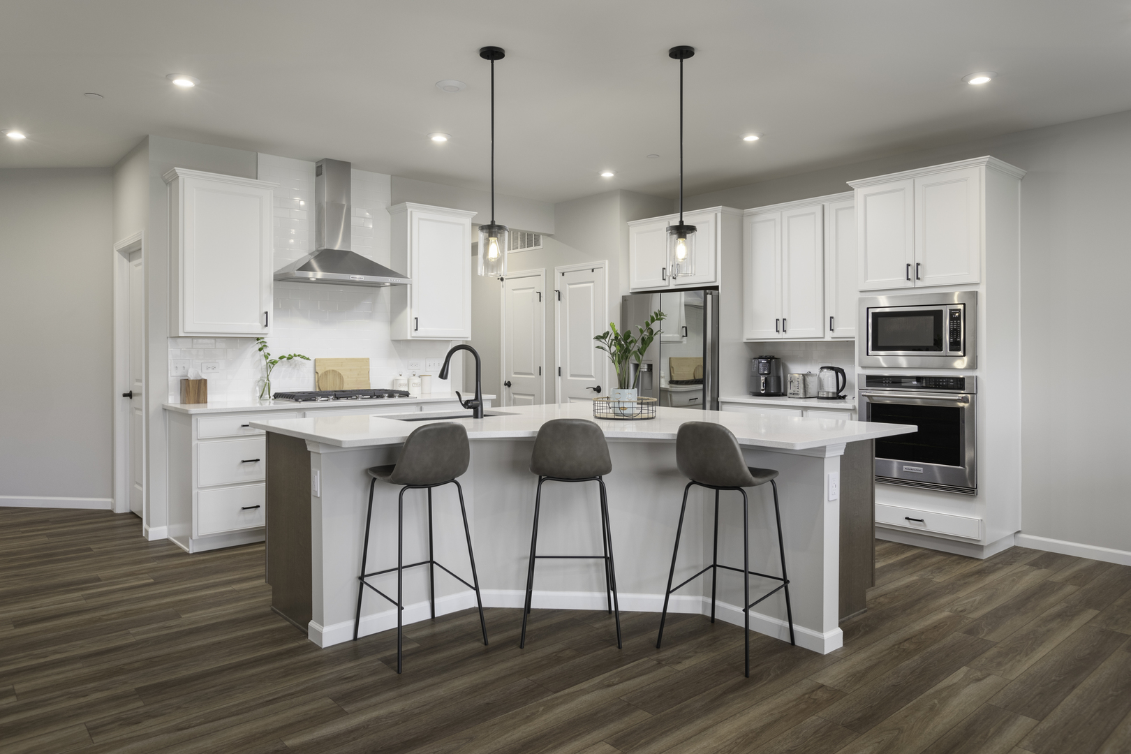 1235 Josiah Road Naperville, IL 60563 - Photo 4 of 37 Gallery Image 4