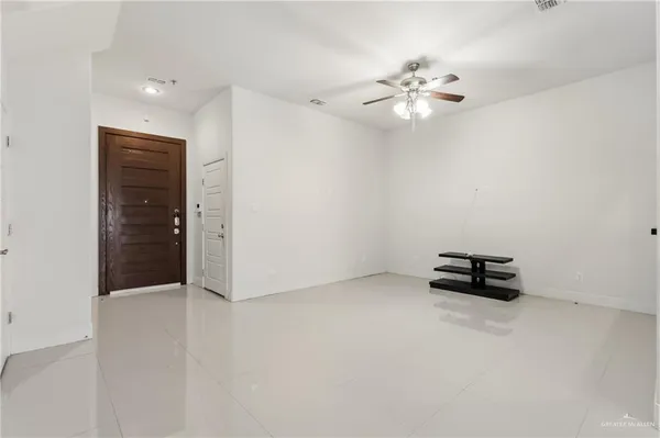 $1,680 | 3016 South L Street, Unit 2, McAllen, TX 78503