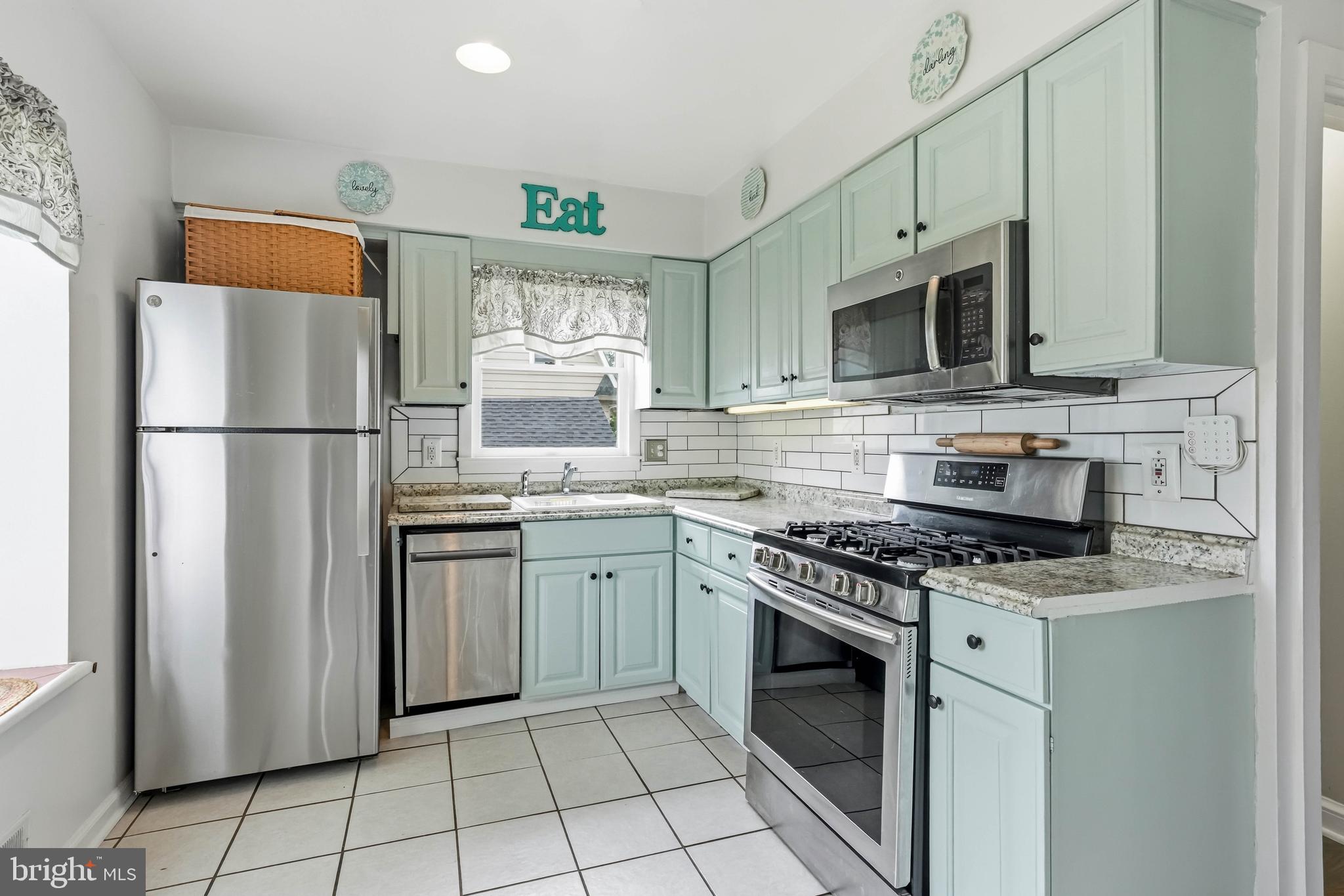 3 Ridgeway Avenue Oaklyn, NJ 08107 - Photo 20 of 51