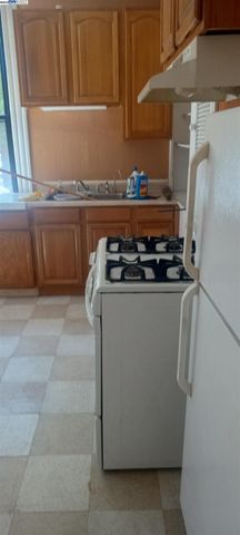 $999,999 | 1059 Santa Clara Avenue, Alameda, CA 94501