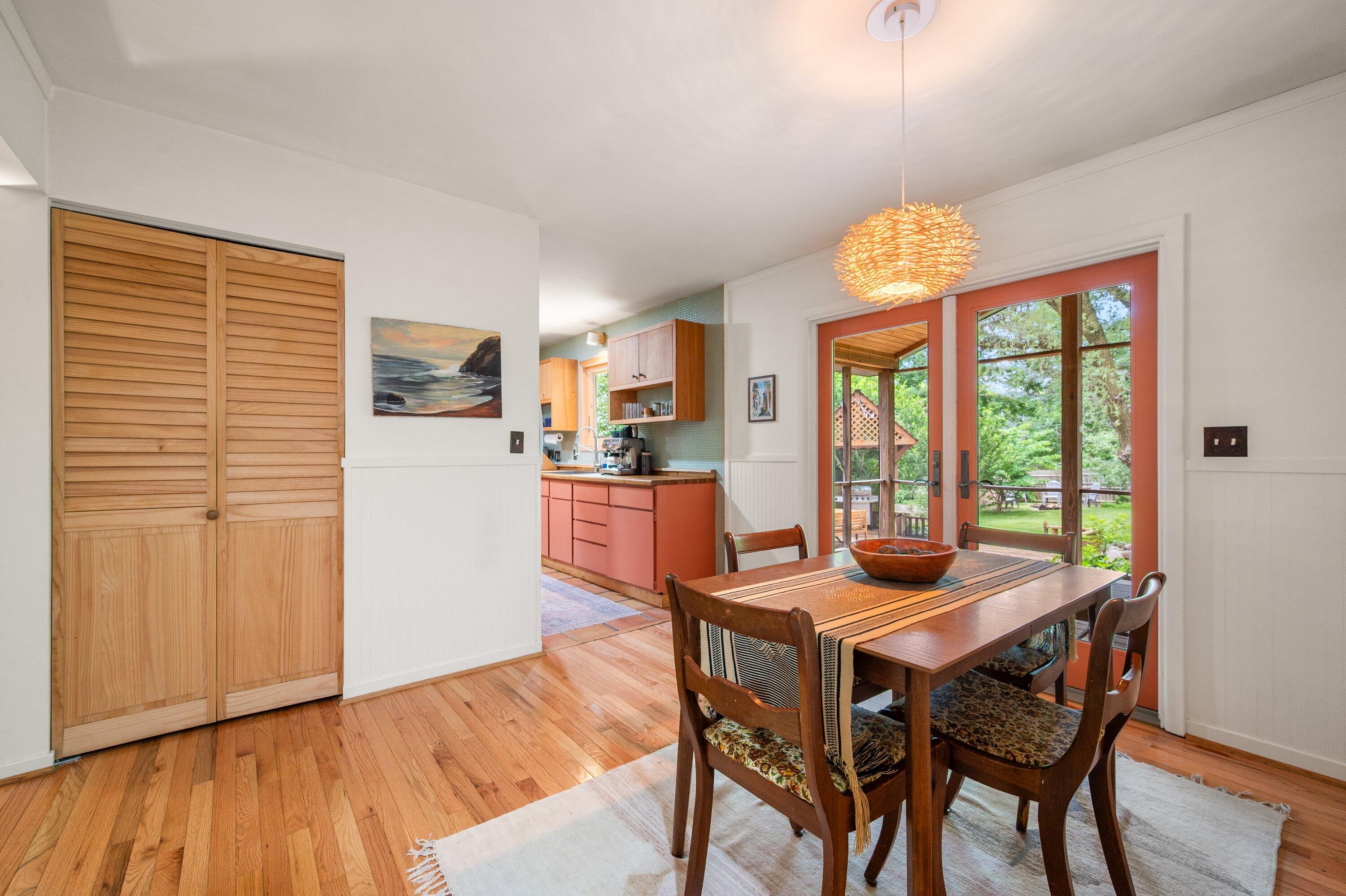 2890 Kimberley Road Ann Arbor, MI 48104 - Photo 8 of 45 013
