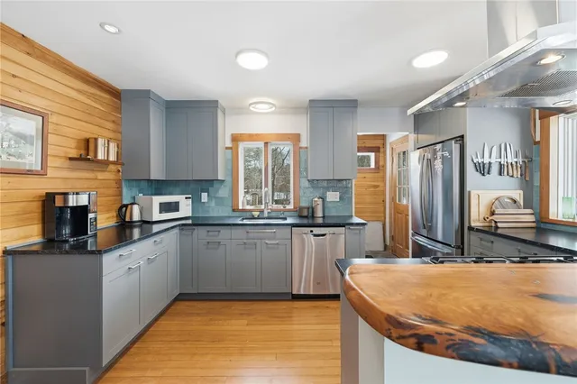 $649,000 | 65 Columbia Heights Ovl, Charlestown, RI 02813