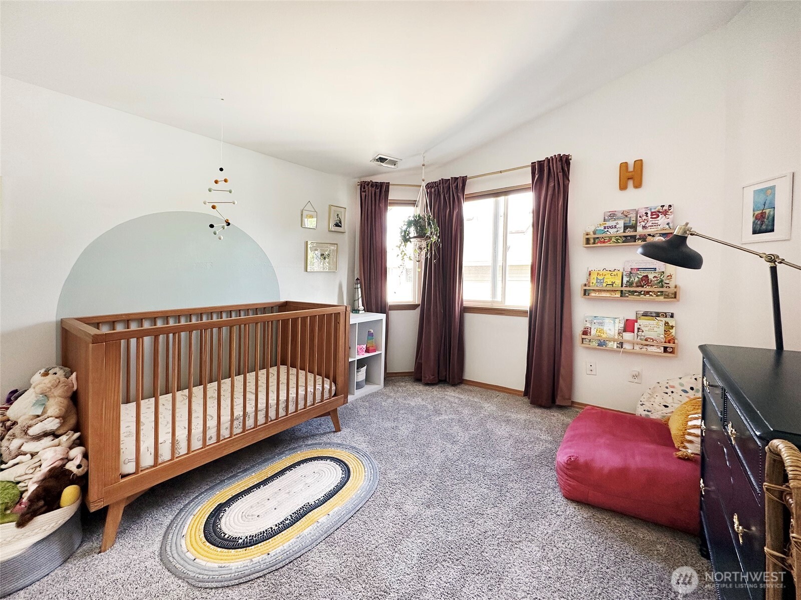 9307 Linden Avenue North, Unit D Seattle, WA 98103 - Photo 10 of 14