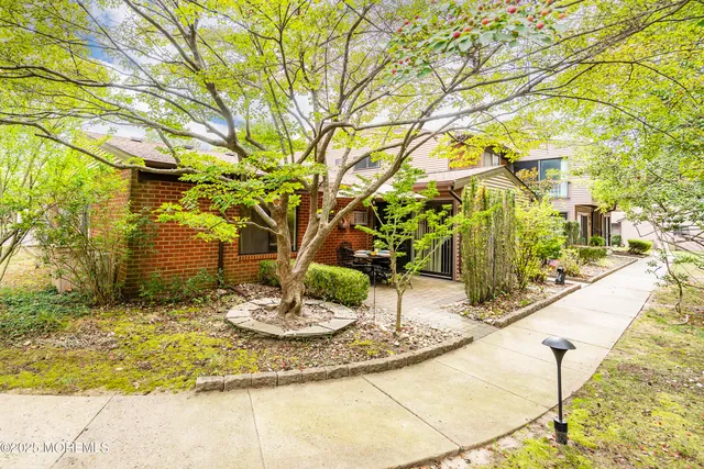 $429,900 | 19 Manchester Court, Red Bank, NJ 07701