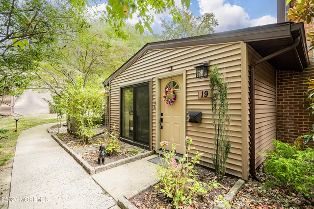 $429,900 | 19 Manchester Court, Red Bank, NJ 07701