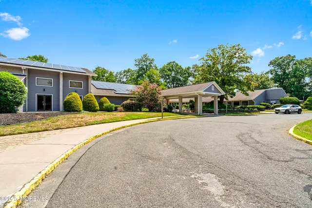 $429,900 | 19 Manchester Court, Red Bank, NJ 07701