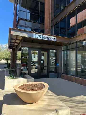 a view of a water fountain