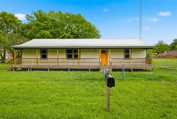 $190,000 | 901 Southeast 10th Street, Cooper, TX 75432
