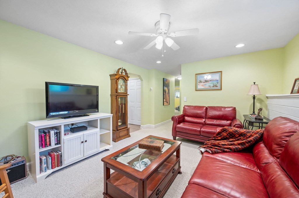 258 State Street Hanson, MA 02341 - Photo 21 of 38