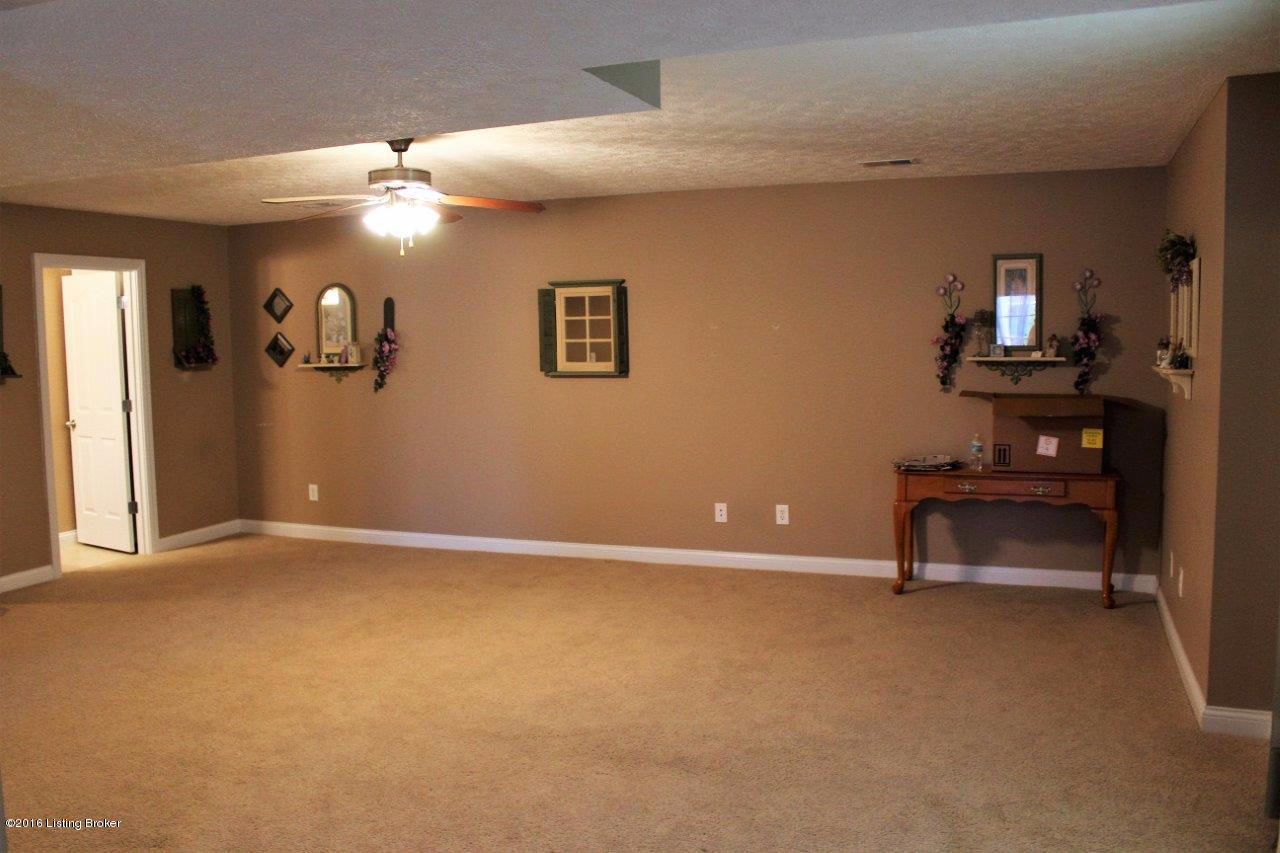 40 Tucker Road Vine Grove, KY 40175 - Photo 17 of 26 IMG_8121