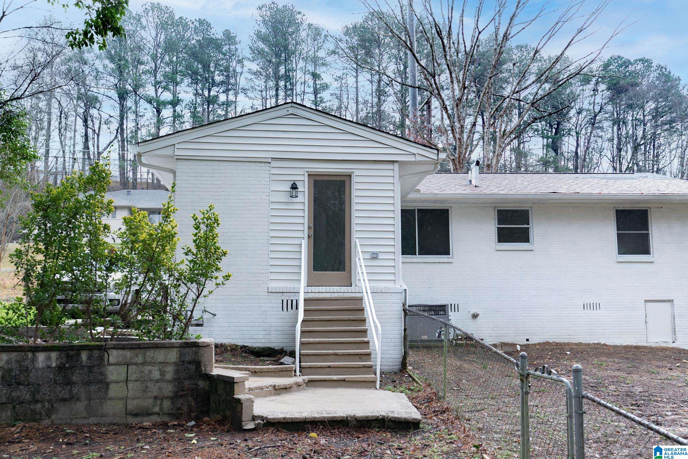 1528 Cresthill Road Birmingham, AL 35213 - Photo 6 of 32