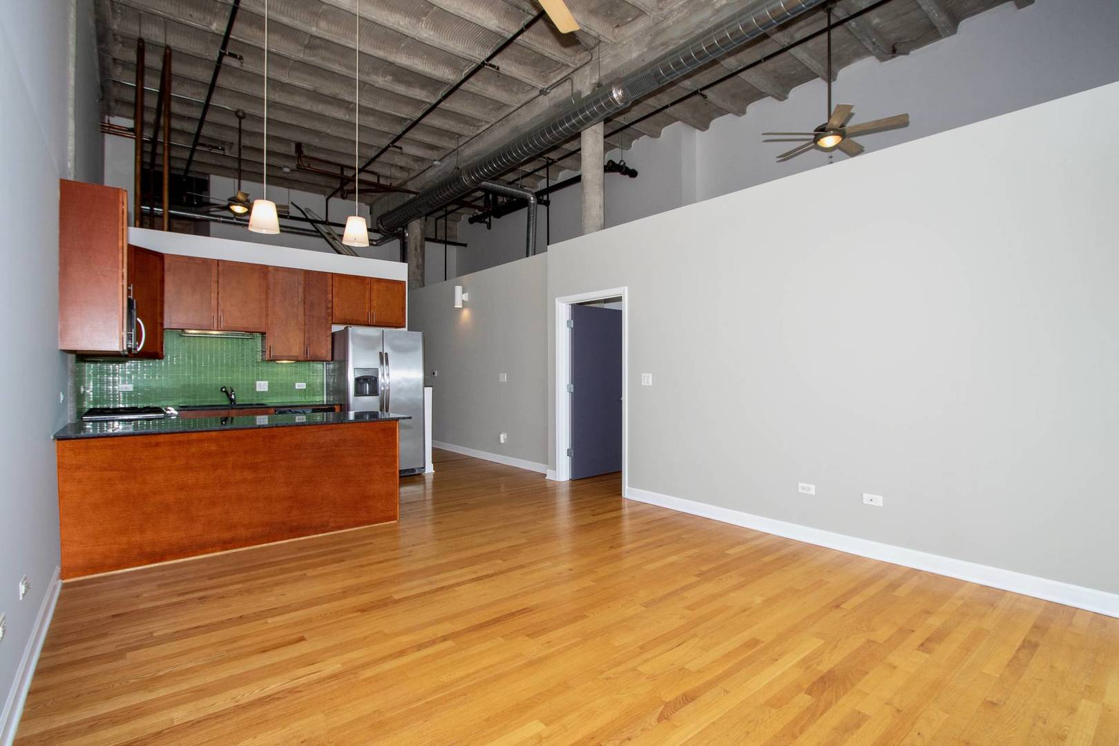 2545 South Dearborn Street, Unit 608 Chicago, IL 60616 - Photo 3 of 28 a view of small space