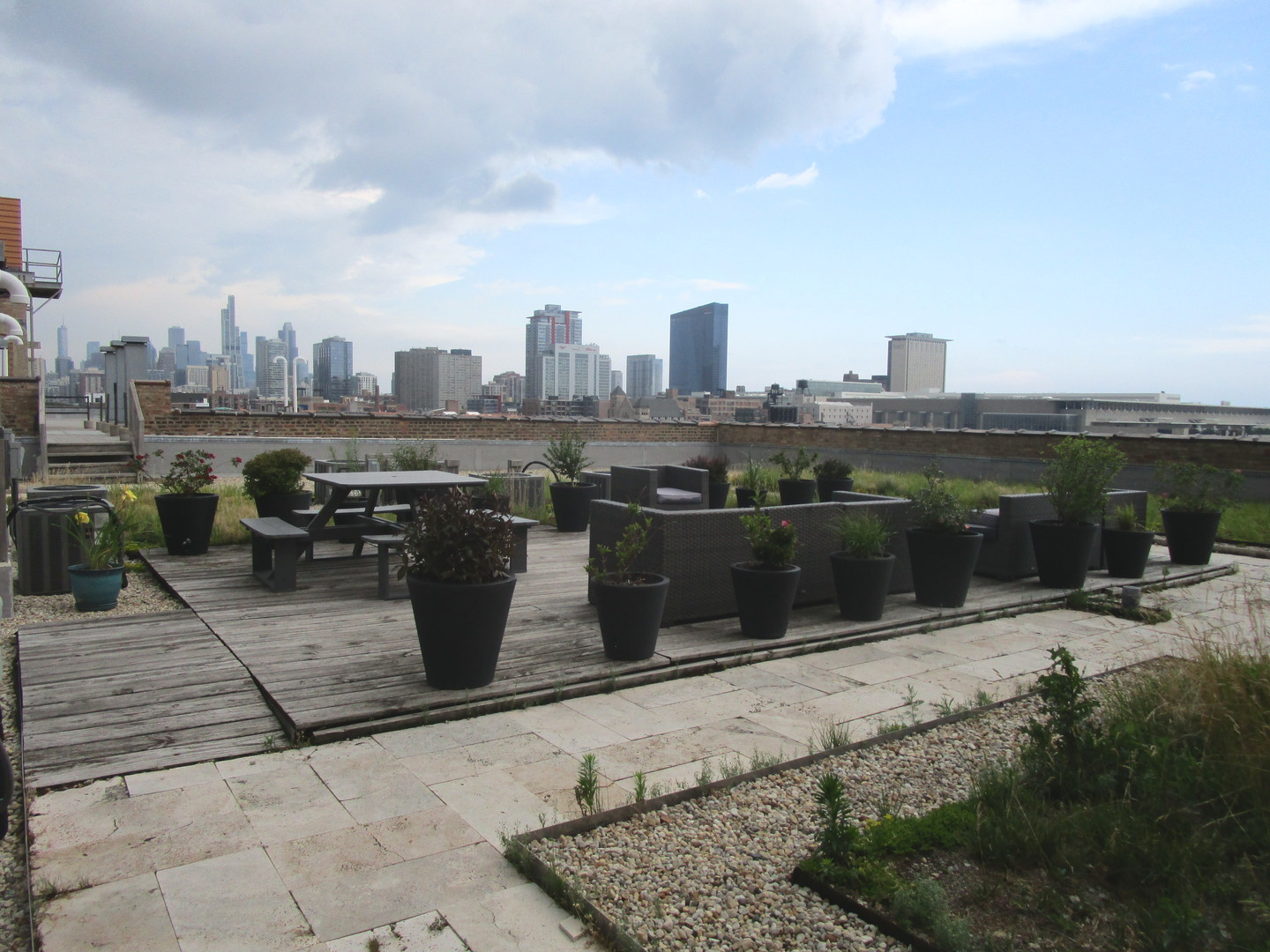 2545 South Dearborn Street, Unit 608 Chicago, IL 60616 - Photo 28 of 28 a view of a terrace
