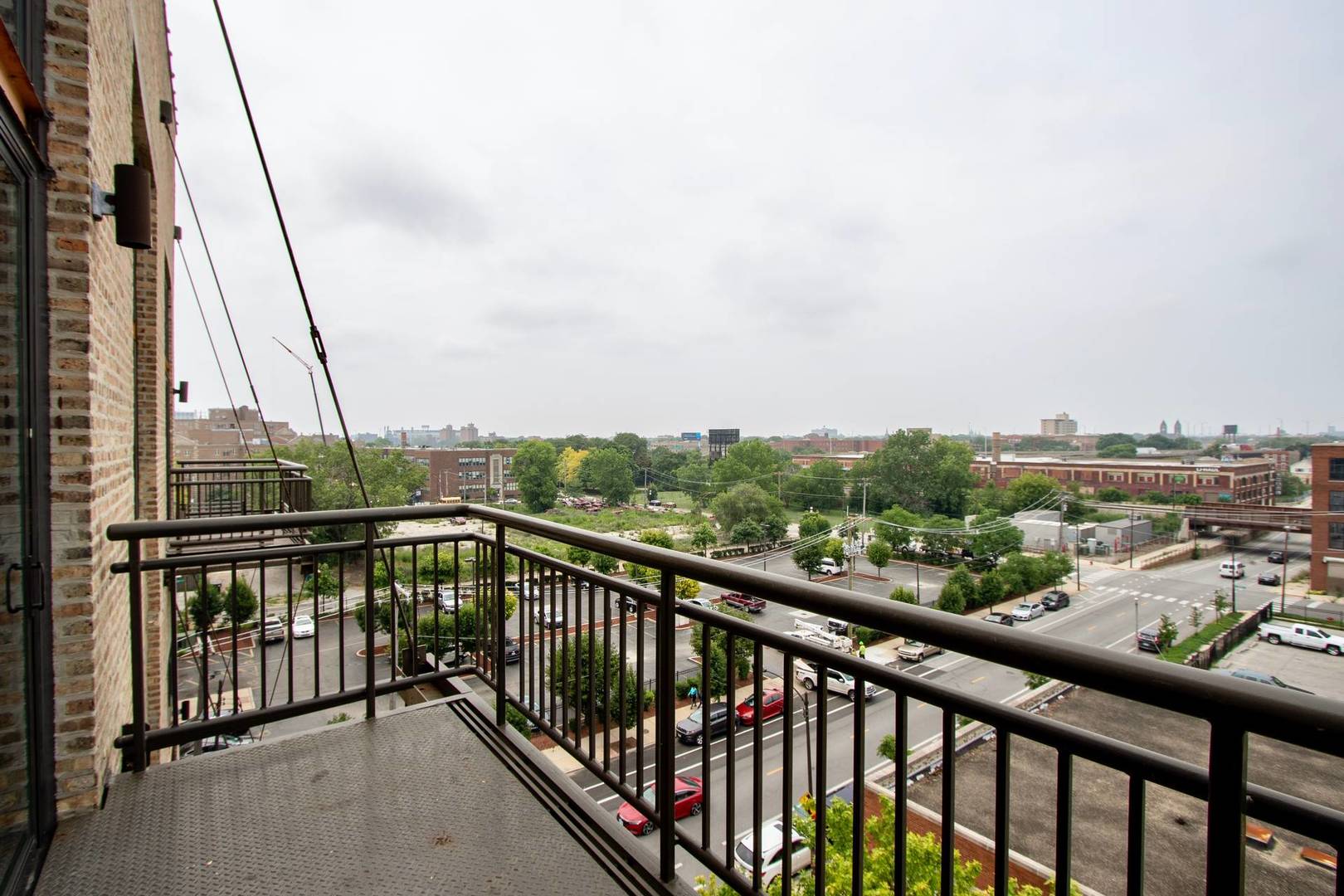 2545 South Dearborn Street, Unit 608 Chicago, IL 60616 - Photo 9 of 28 a view of city from a balcony