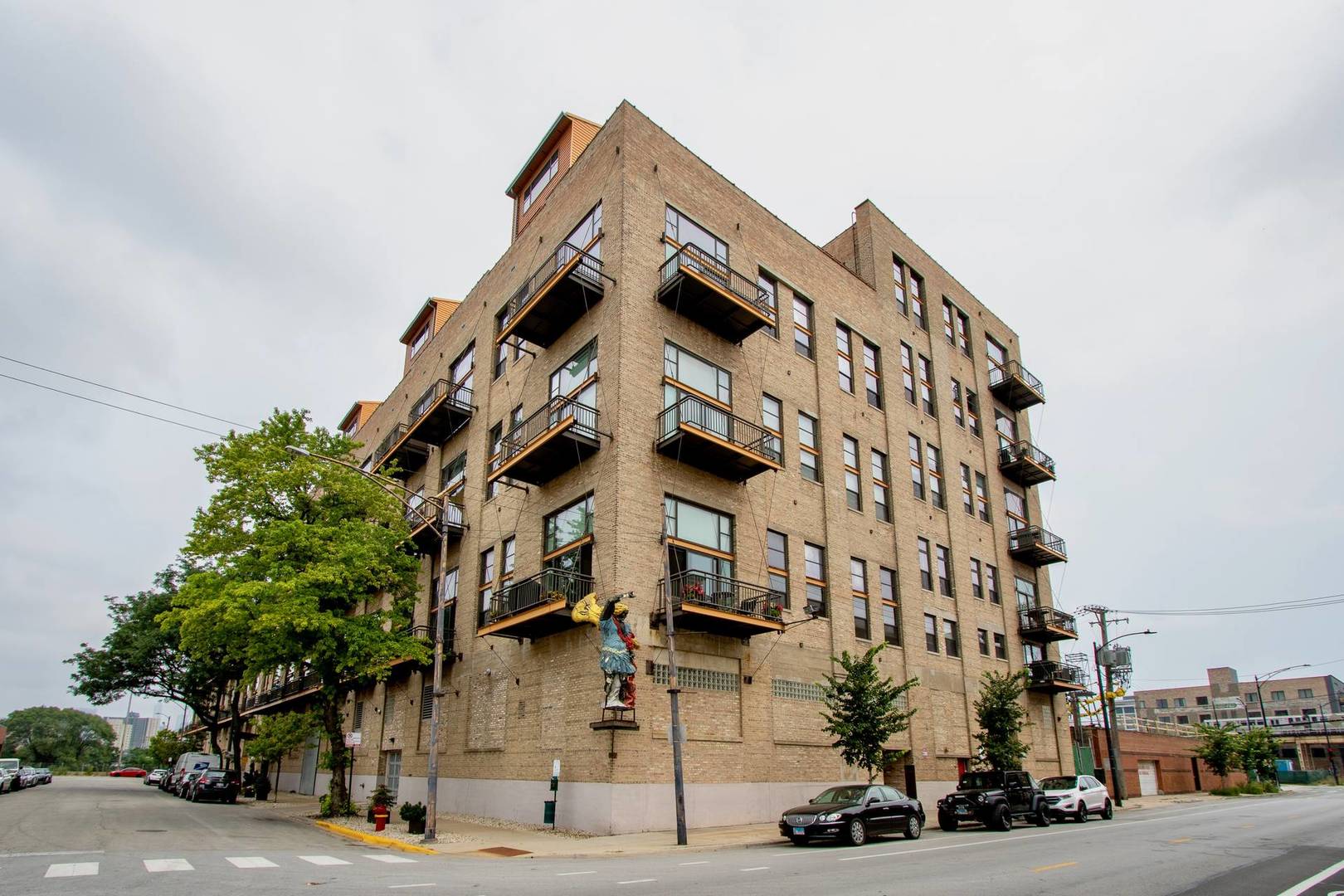 2545 South Dearborn Street, Unit 608 Chicago, IL 60616 - Photo 10 of 28 a building view