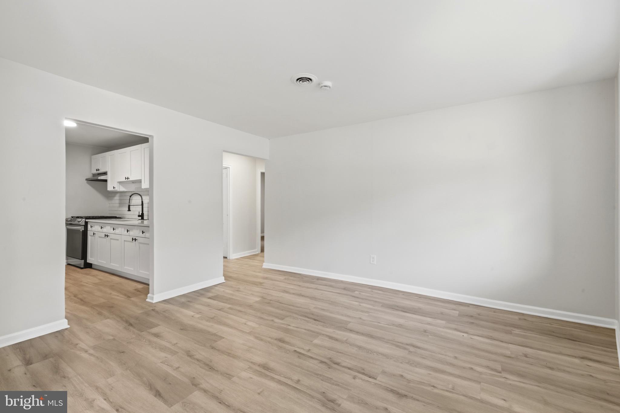 161 Kinsley Road Pemberton, NJ 08068 - Photo 3 of 14