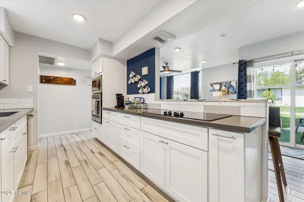 $2,800 | 3242 East Camelback Road, Unit 105, Phoenix, AZ 85018