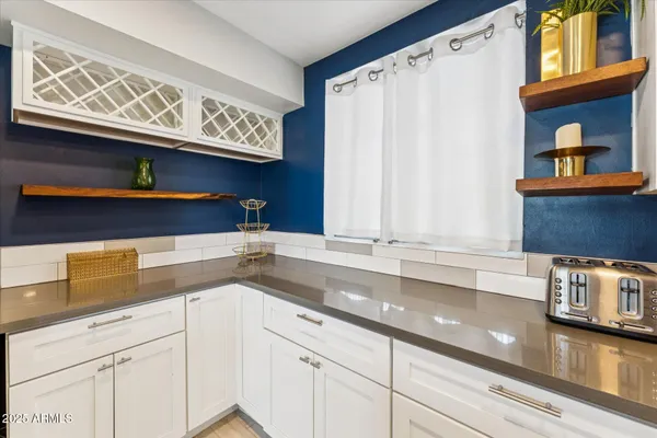 $2,800 | 3242 East Camelback Road, Unit 105, Phoenix, AZ 85018