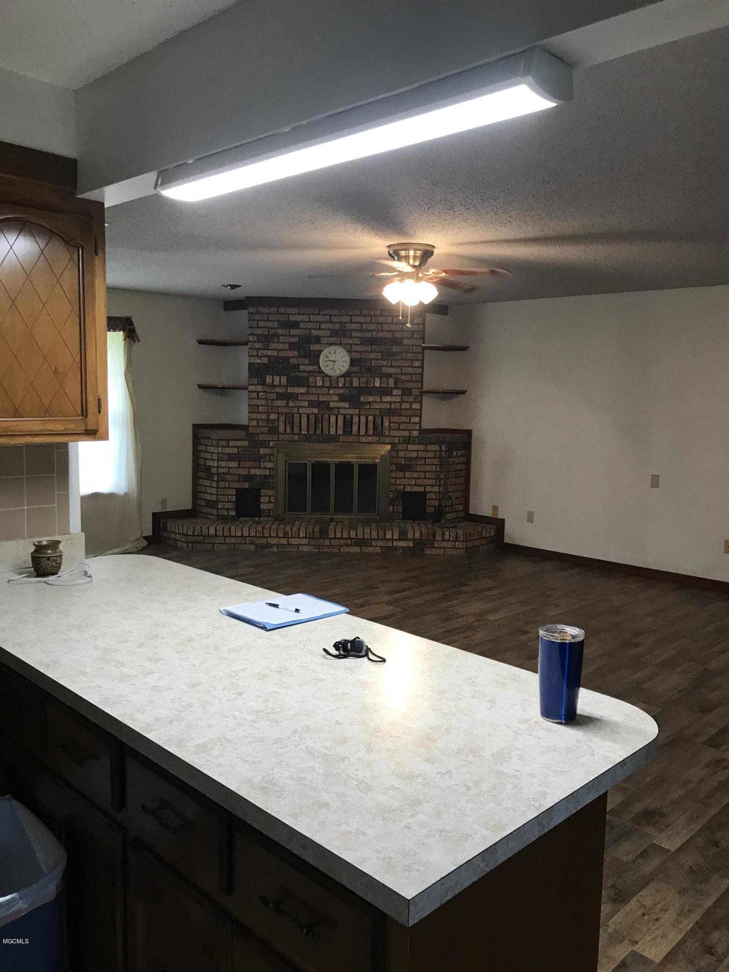 13079 Quail Ridge Road Gulfport, MS 39503 - Photo 5 of 17 IMG-3145