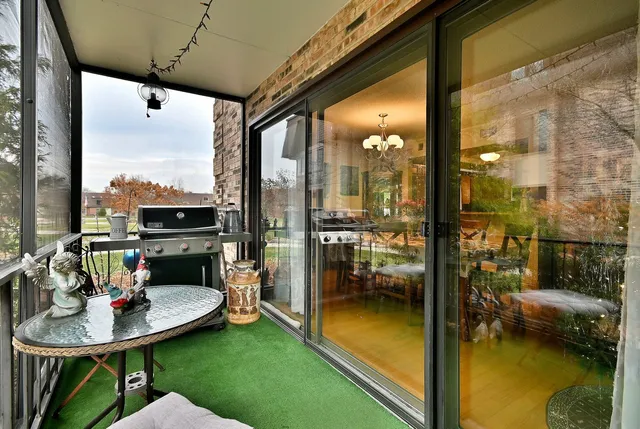 $269,900 | 9176 S Road, Unit 1B, Palos Hills, IL 60465