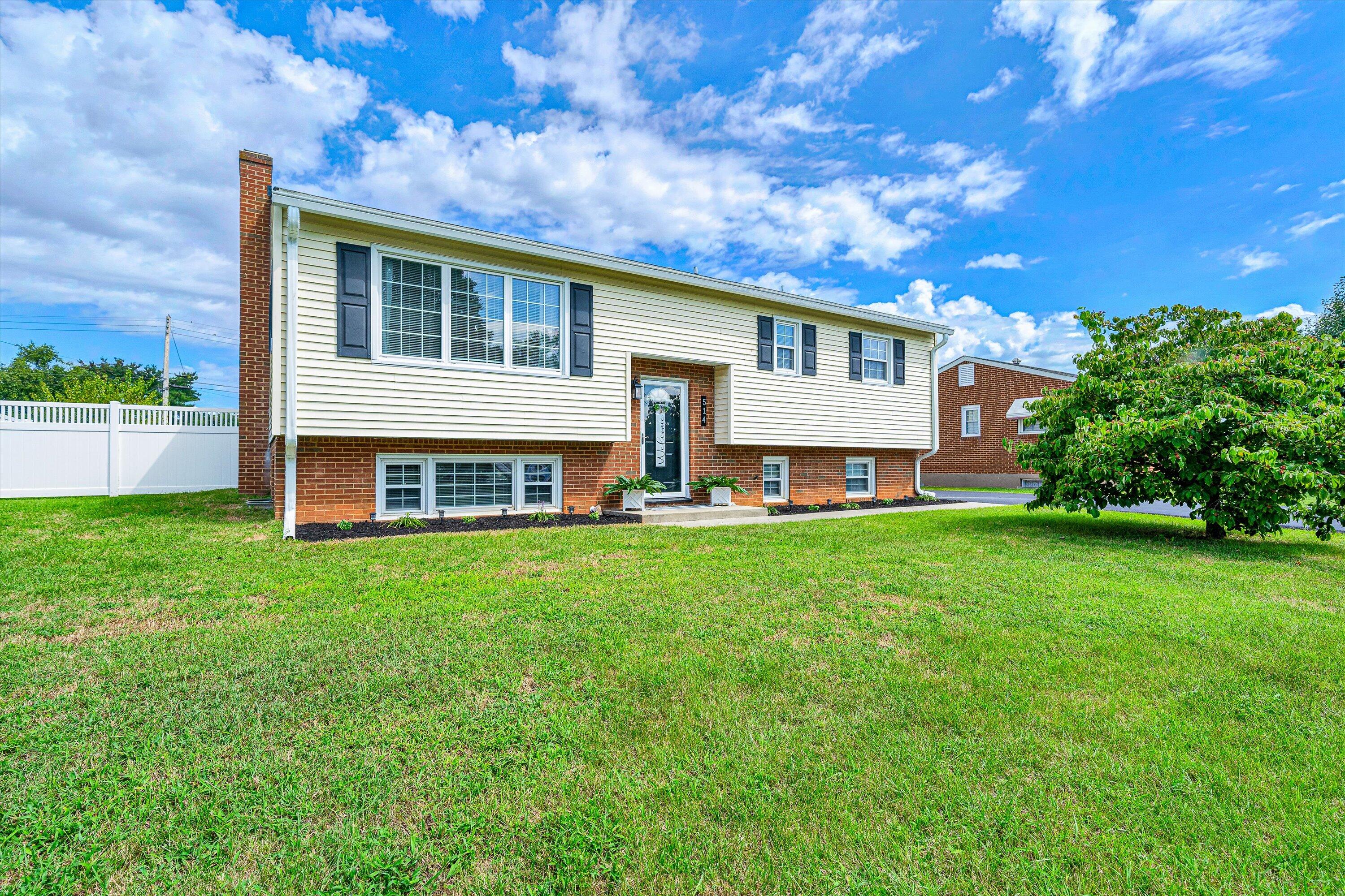 514 Santee Road Roanoke, VA 24019 - Photo 1 of 34 Main