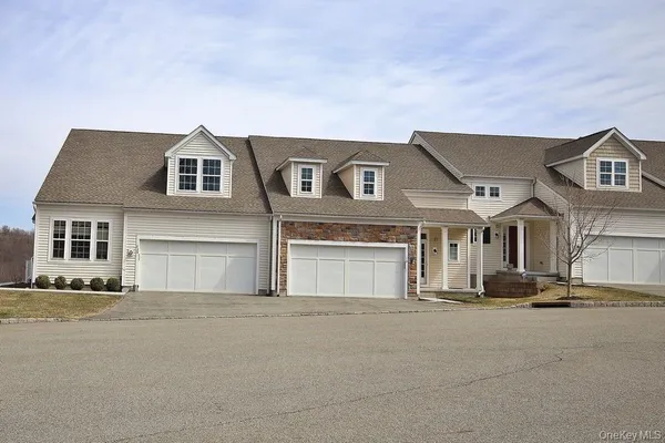 $725,000 | 18 Wheeler Court, Carmel, NY 10512
