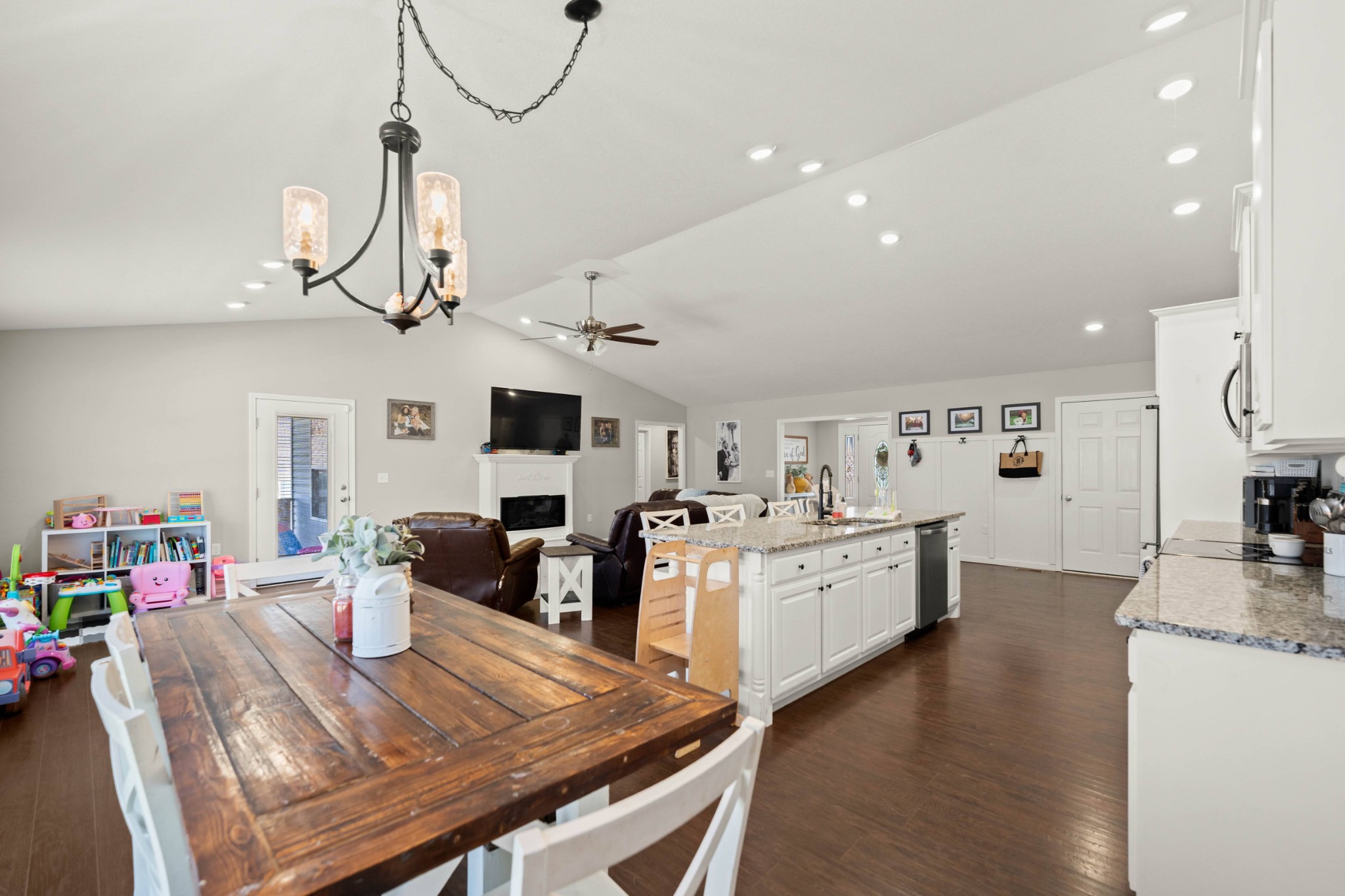 437 Deerfield Road Crossville, TN 38555 - Photo 14 of 32 Gallery Image 14