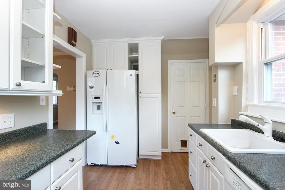 2705 Avena Street Silver Spring, MD 20902 - Photo 15 of 30 Kitchen