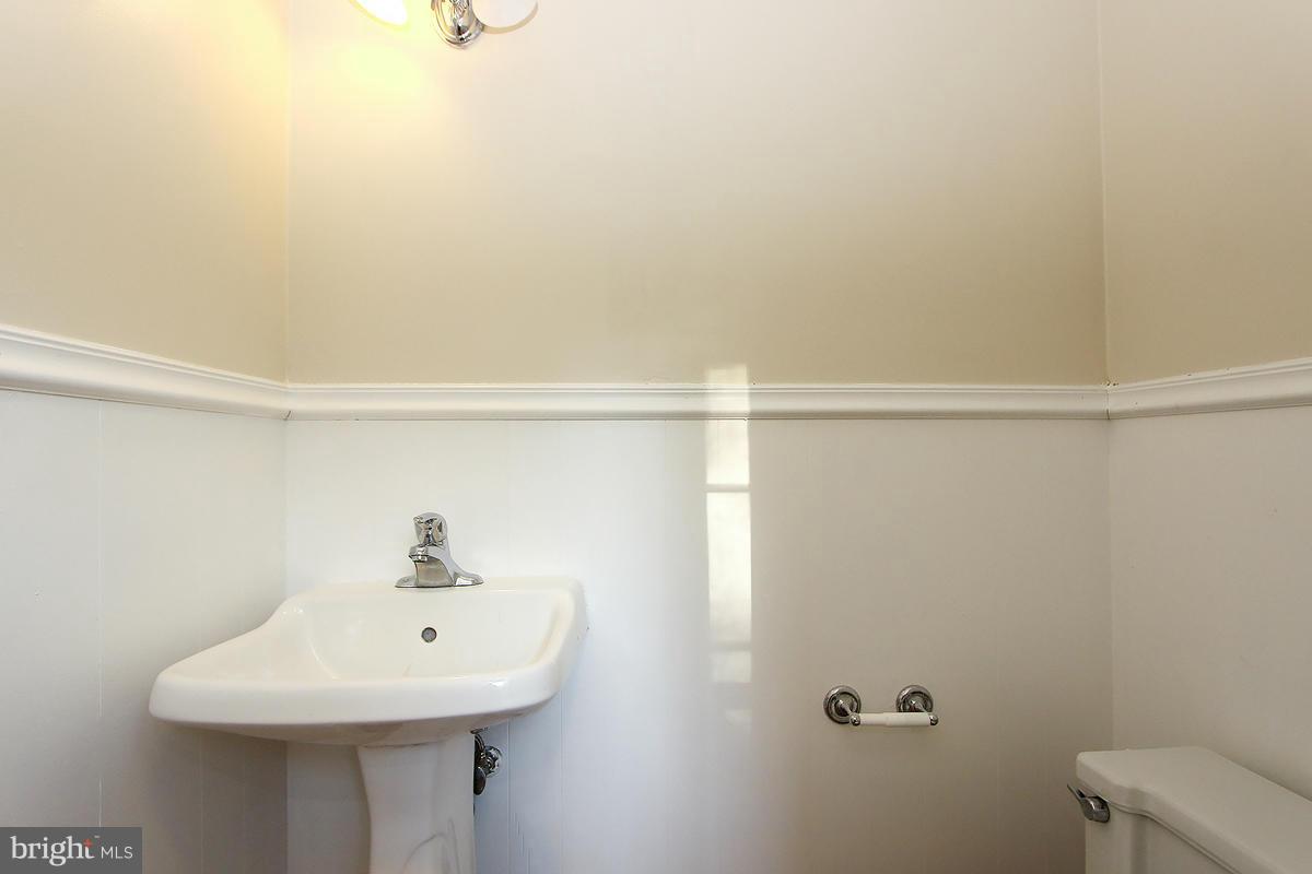 2705 Avena Street Silver Spring, MD 20902 - Photo 19 of 30 Bath