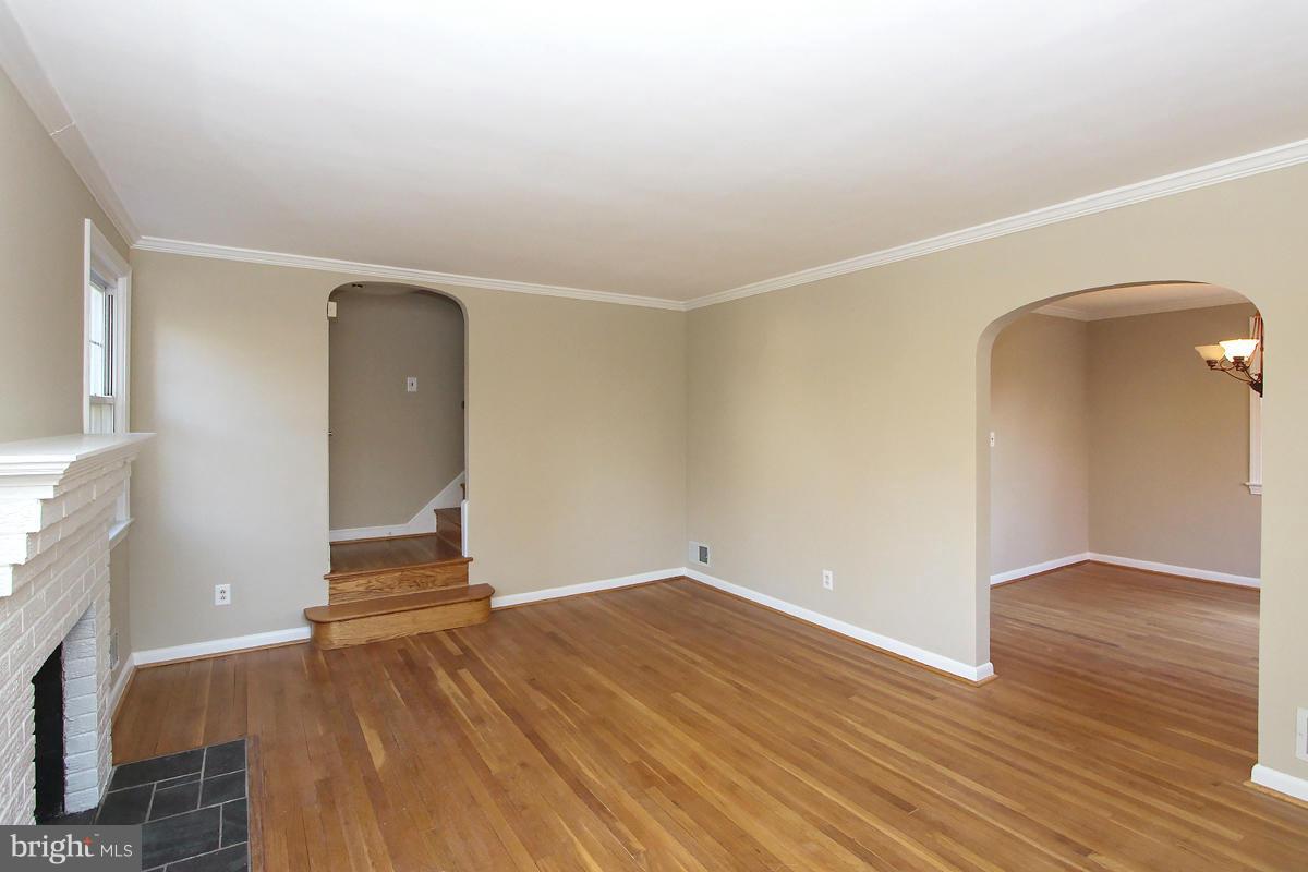 2705 Avena Street Silver Spring, MD 20902 - Photo 5 of 30 Living Room
