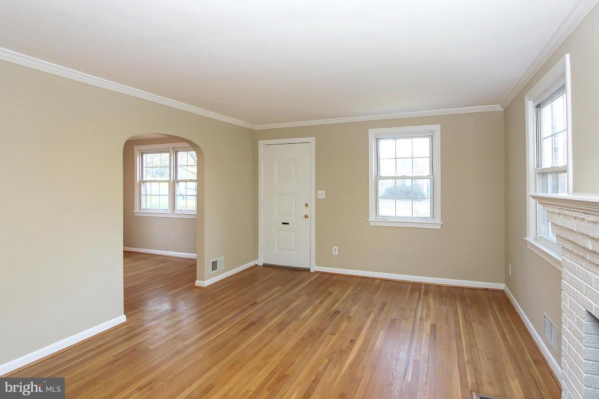 2705 Avena Street Silver Spring, MD 20902 - Photo 6 of 30 Living Room