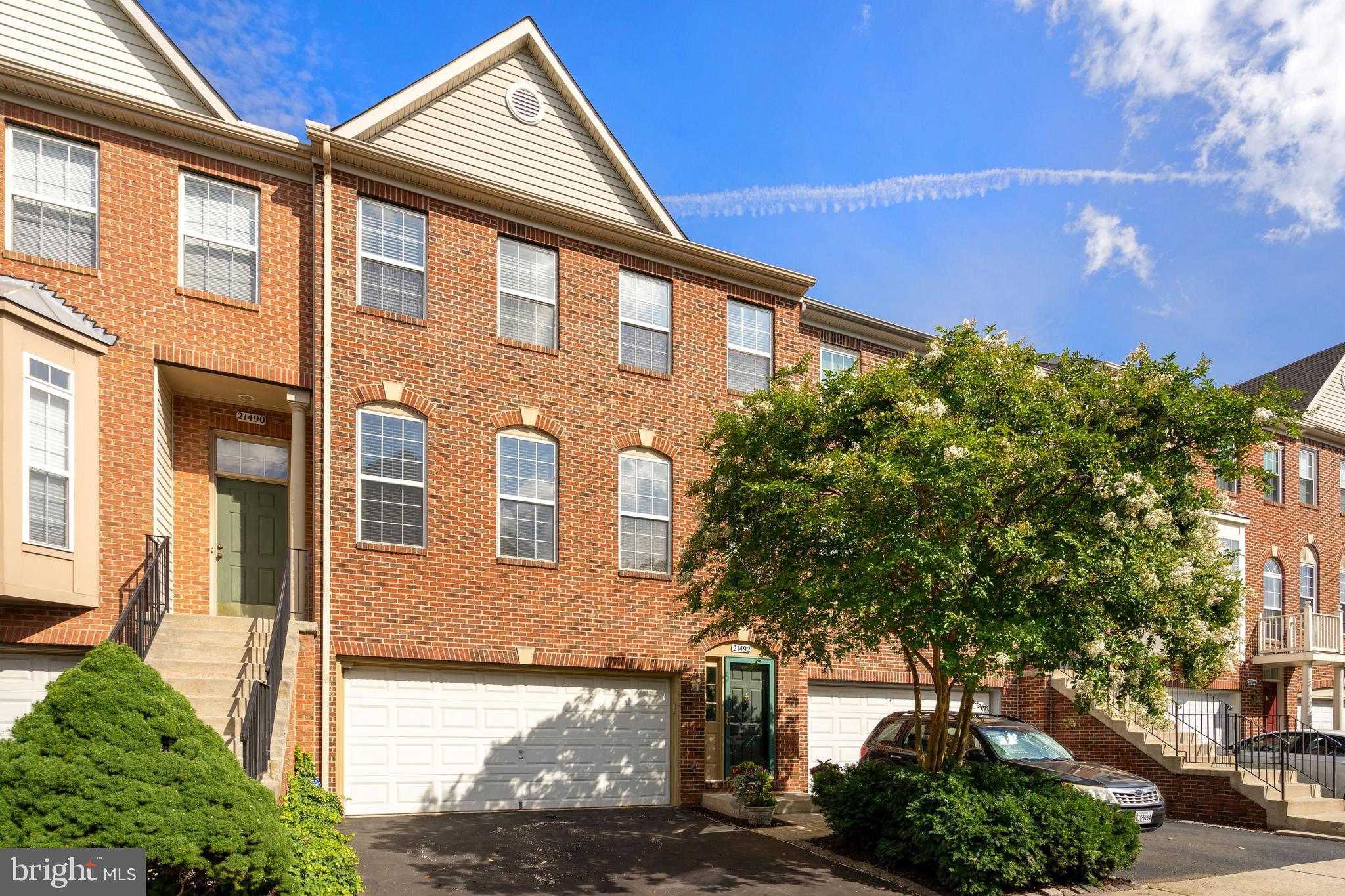 21492 Tamarack Ridge Square Sterling, VA 20164 - Photo 2 of 40 Gallery Image 2
