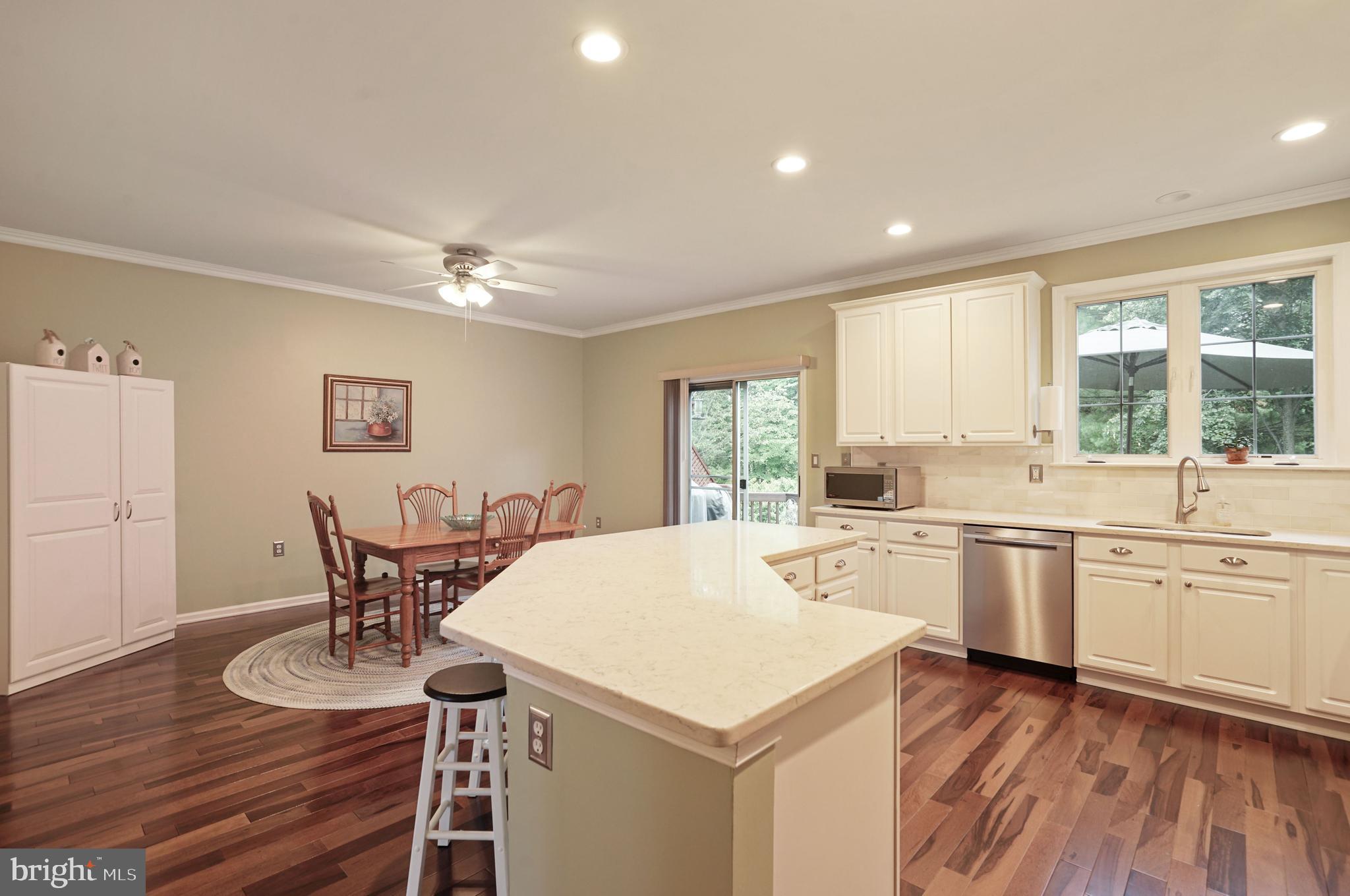 21492 Tamarack Ridge Square Sterling, VA 20164 - Photo 15 of 40 Gallery Image 15