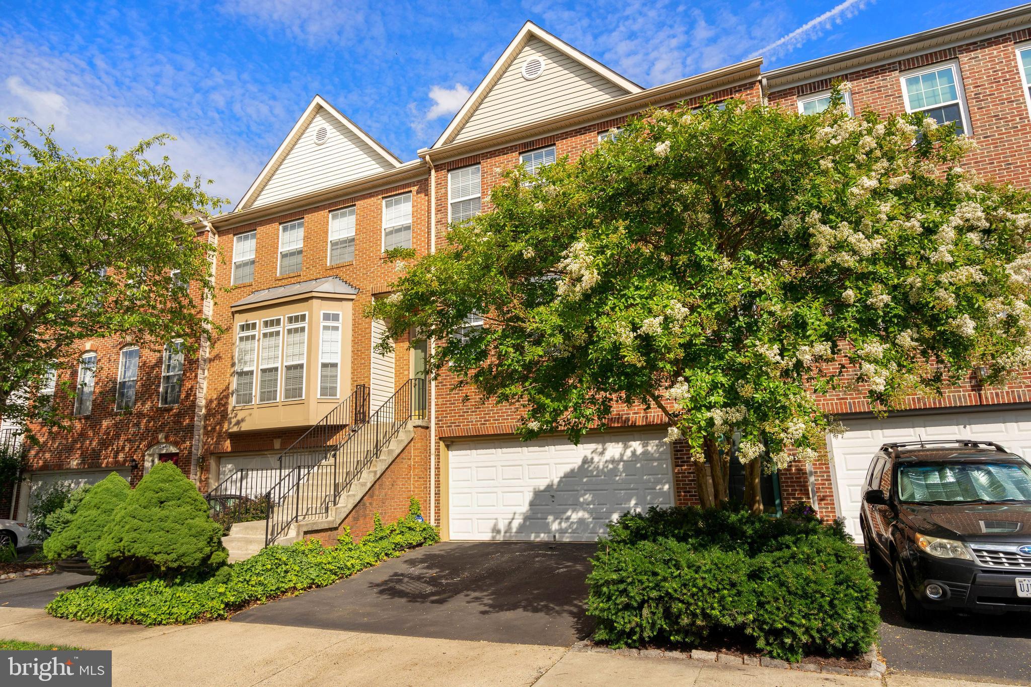 21492 Tamarack Ridge Square Sterling, VA 20164 - Photo 3 of 40 Gallery Image 3