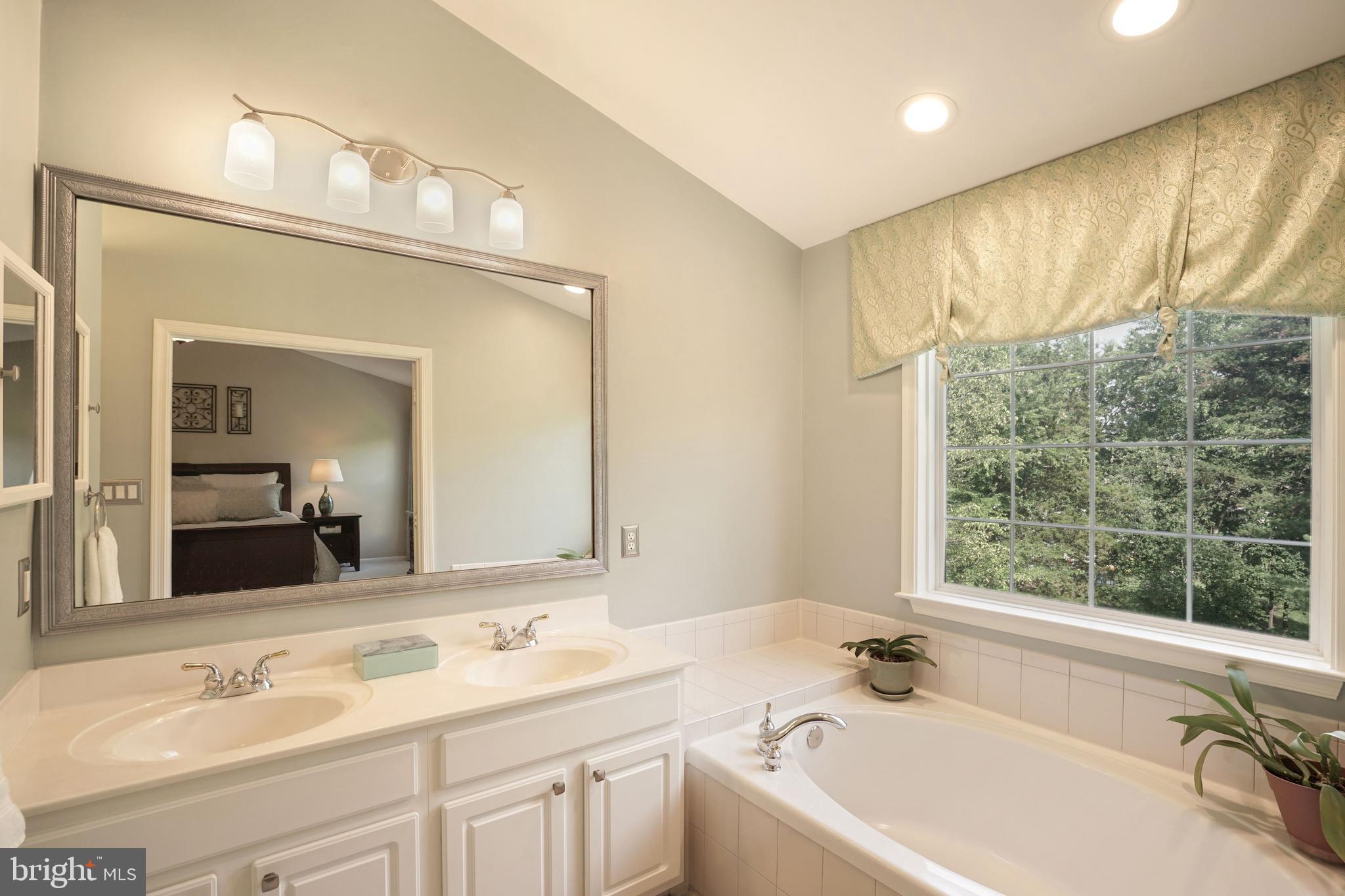 21492 Tamarack Ridge Square Sterling, VA 20164 - Photo 25 of 40 Gallery Image 25