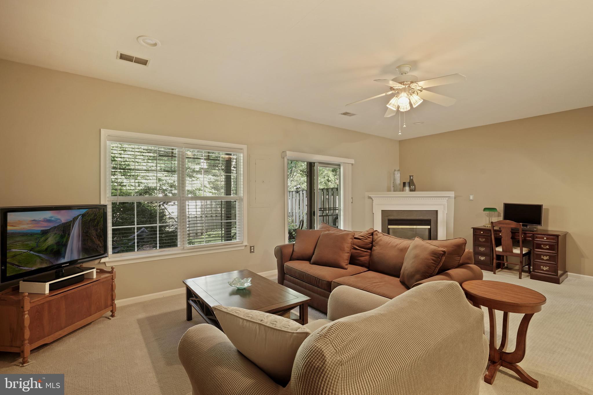 21492 Tamarack Ridge Square Sterling, VA 20164 - Photo 31 of 40 Gallery Image 31