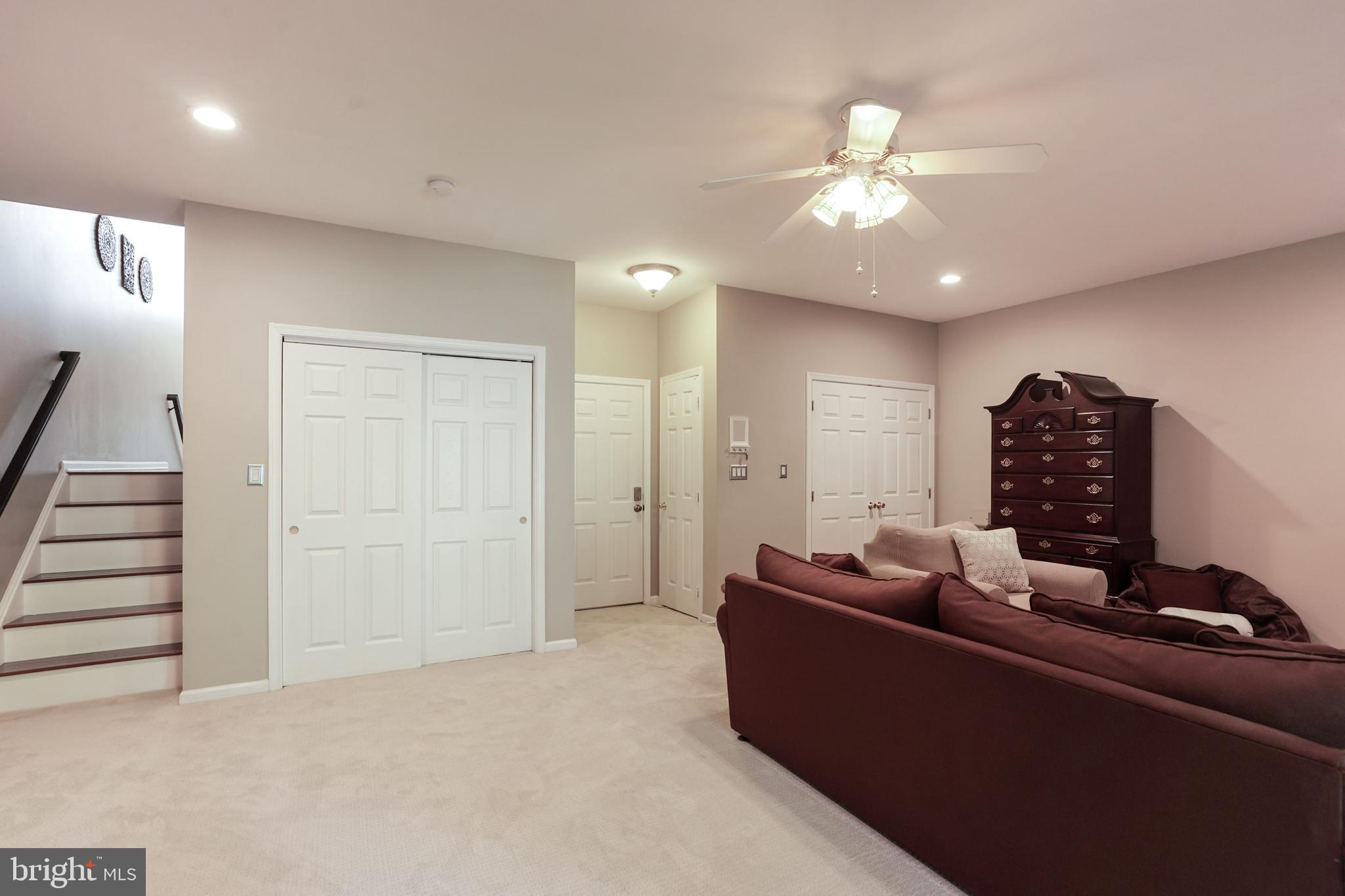 21492 Tamarack Ridge Square Sterling, VA 20164 - Photo 7 of 40 Gallery Image 7