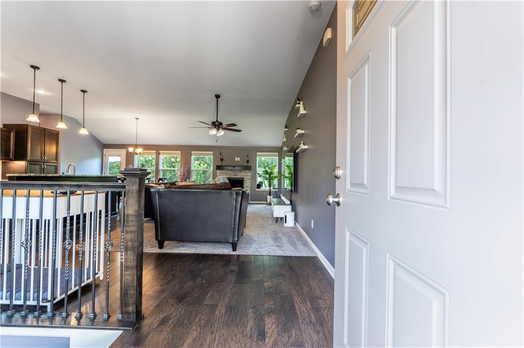 808 Old Stage Road Pleasant Hill, MO 64080 - Photo 5 of 30