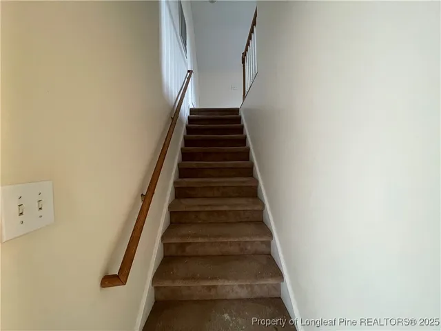 a view of empty room with window