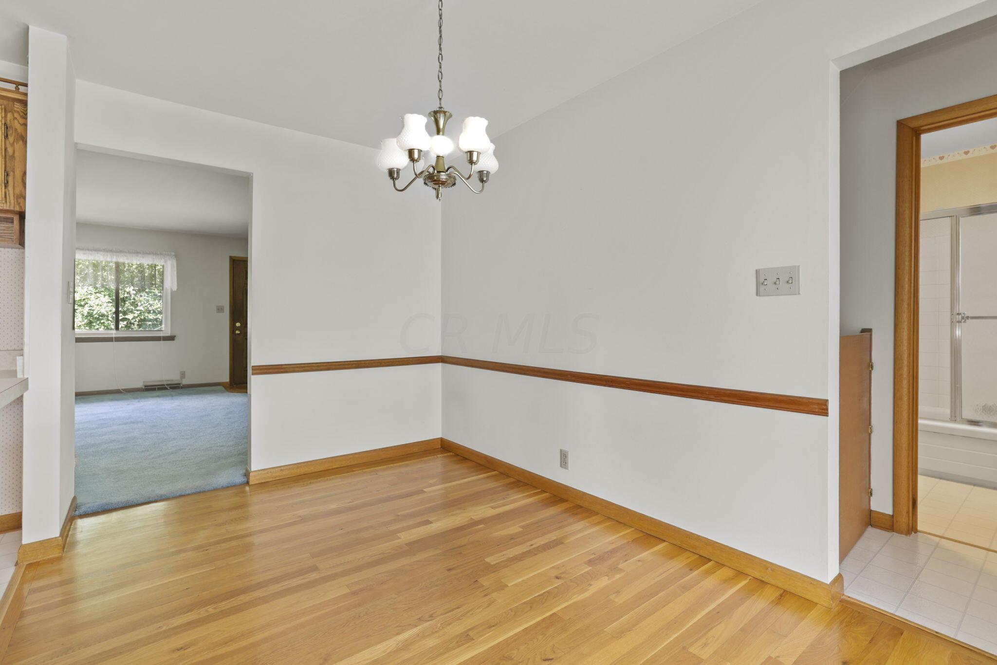 702 Sherwick Road Newark, OH 43055 - Photo 9 of 54 Dining area