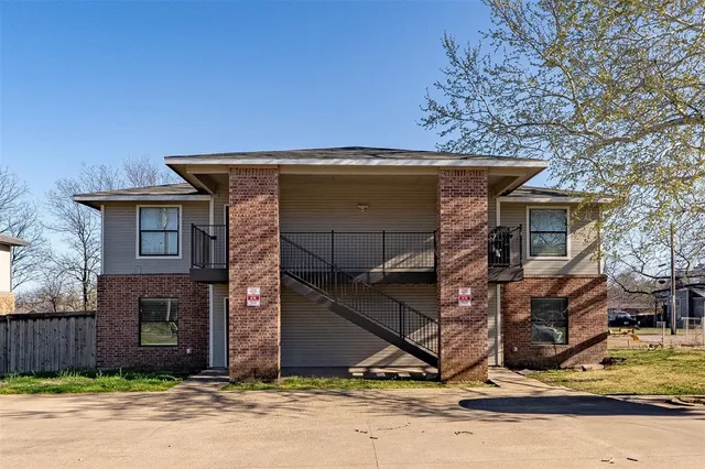 $685,000 | 892 West Vanderbilt Street, Stephenville, TX 76401