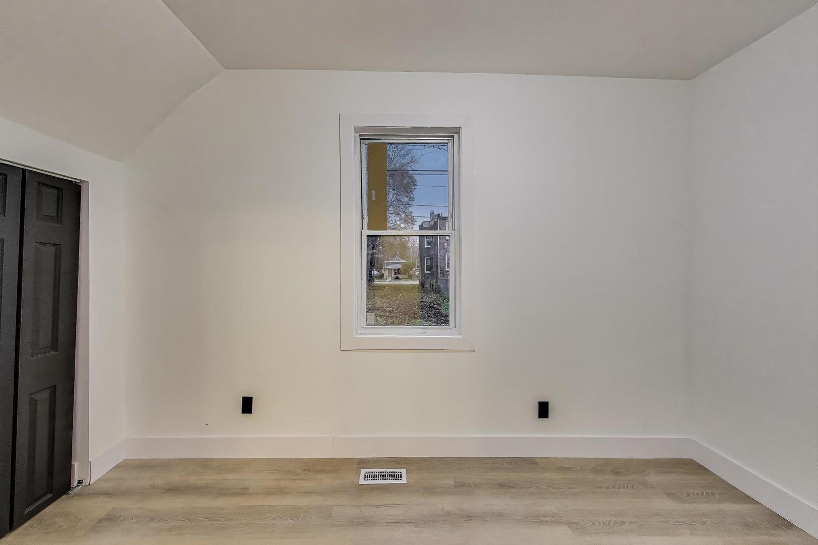 1117 West 57th Street Chicago, IL 60621 - Photo 13 of 24