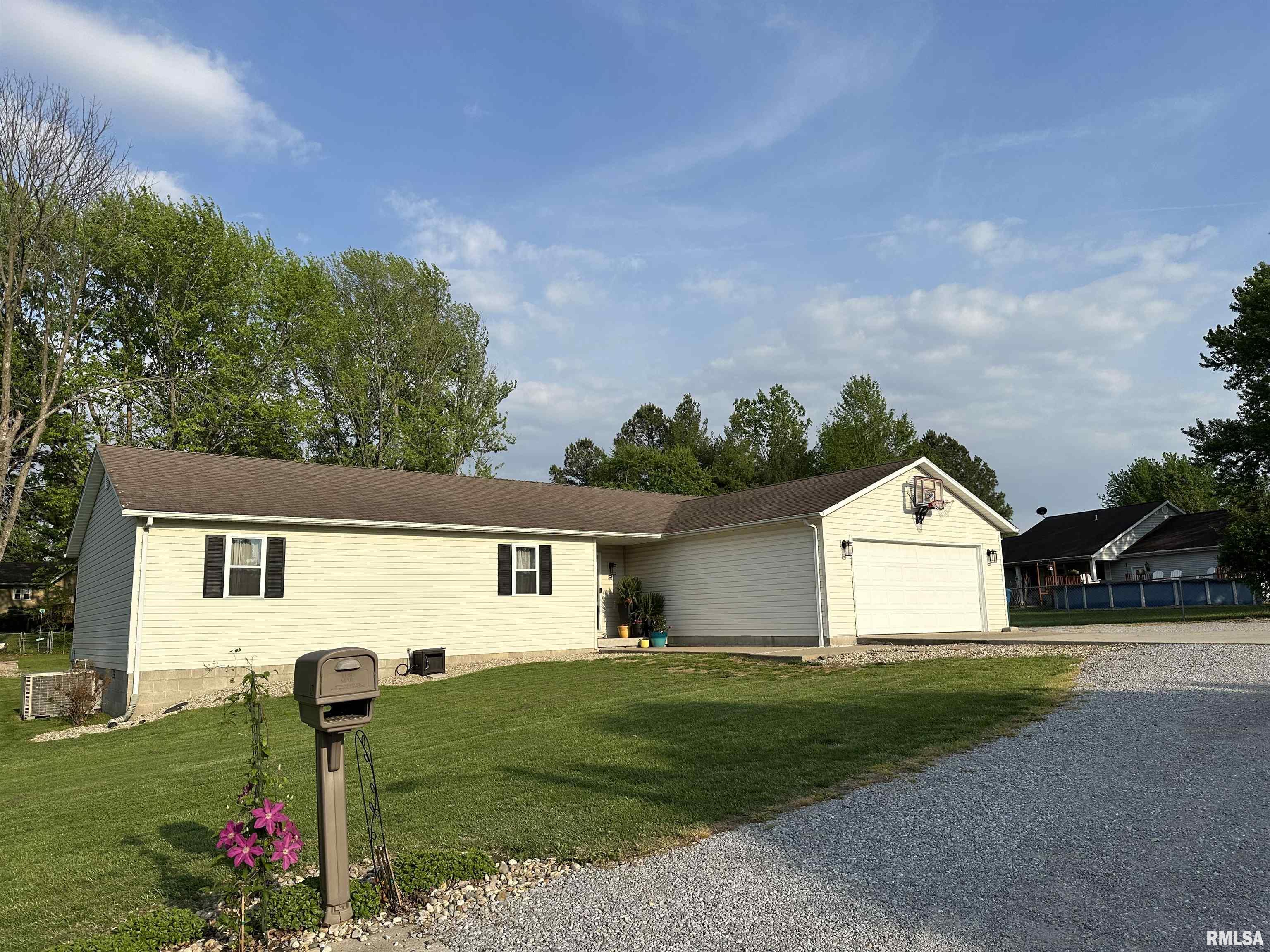 40 Orchard Road Harrisburg, IL 62946 - Photo 1 of 30 Gallery Image 1