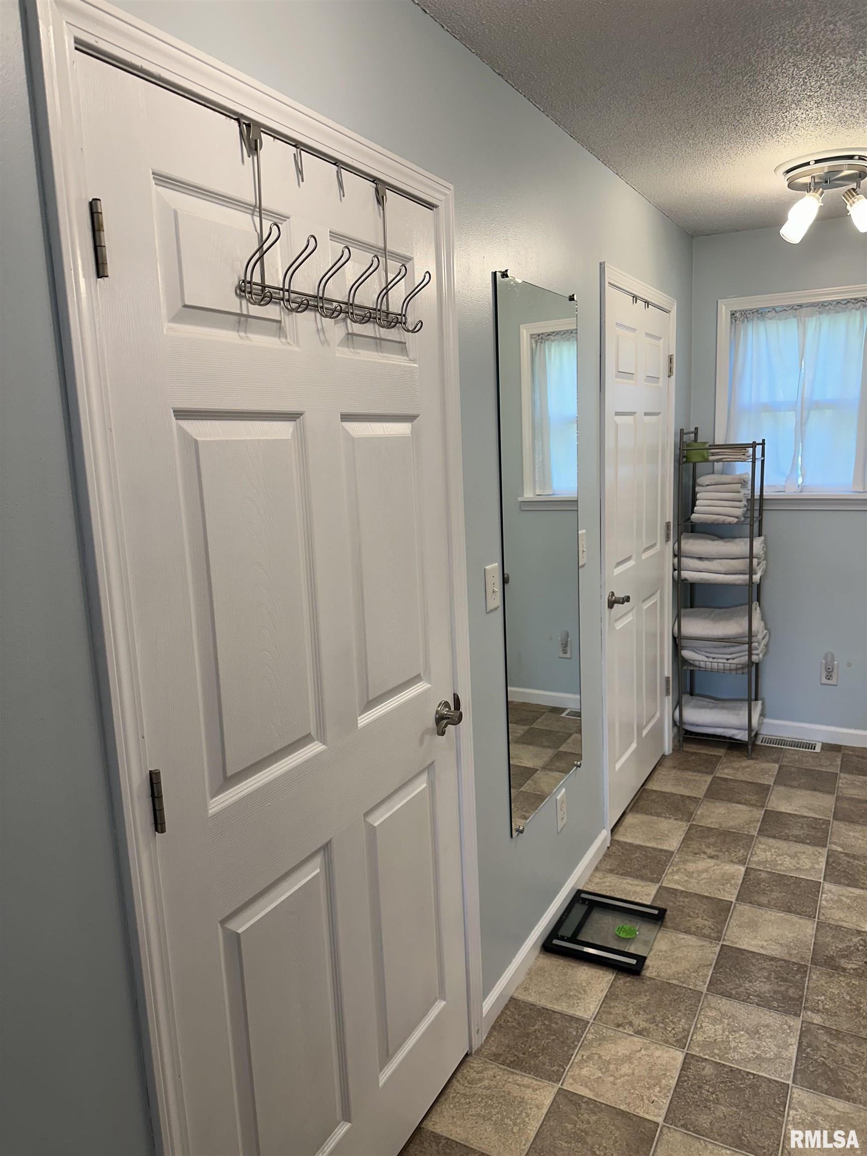 40 Orchard Road Harrisburg, IL 62946 - Photo 15 of 30 Gallery Image 15
