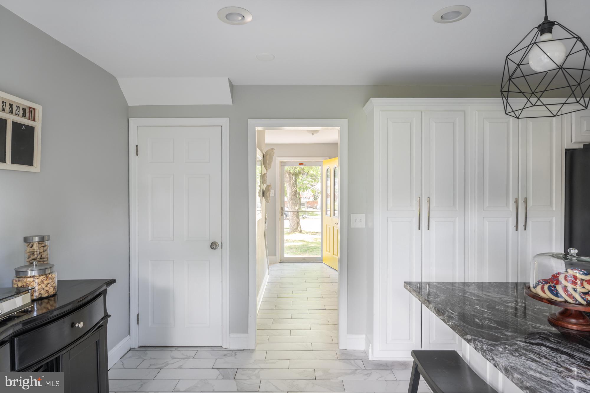 142 Oxford Place Williamstown, NJ 08094 - Photo 9 of 21 Kitchen