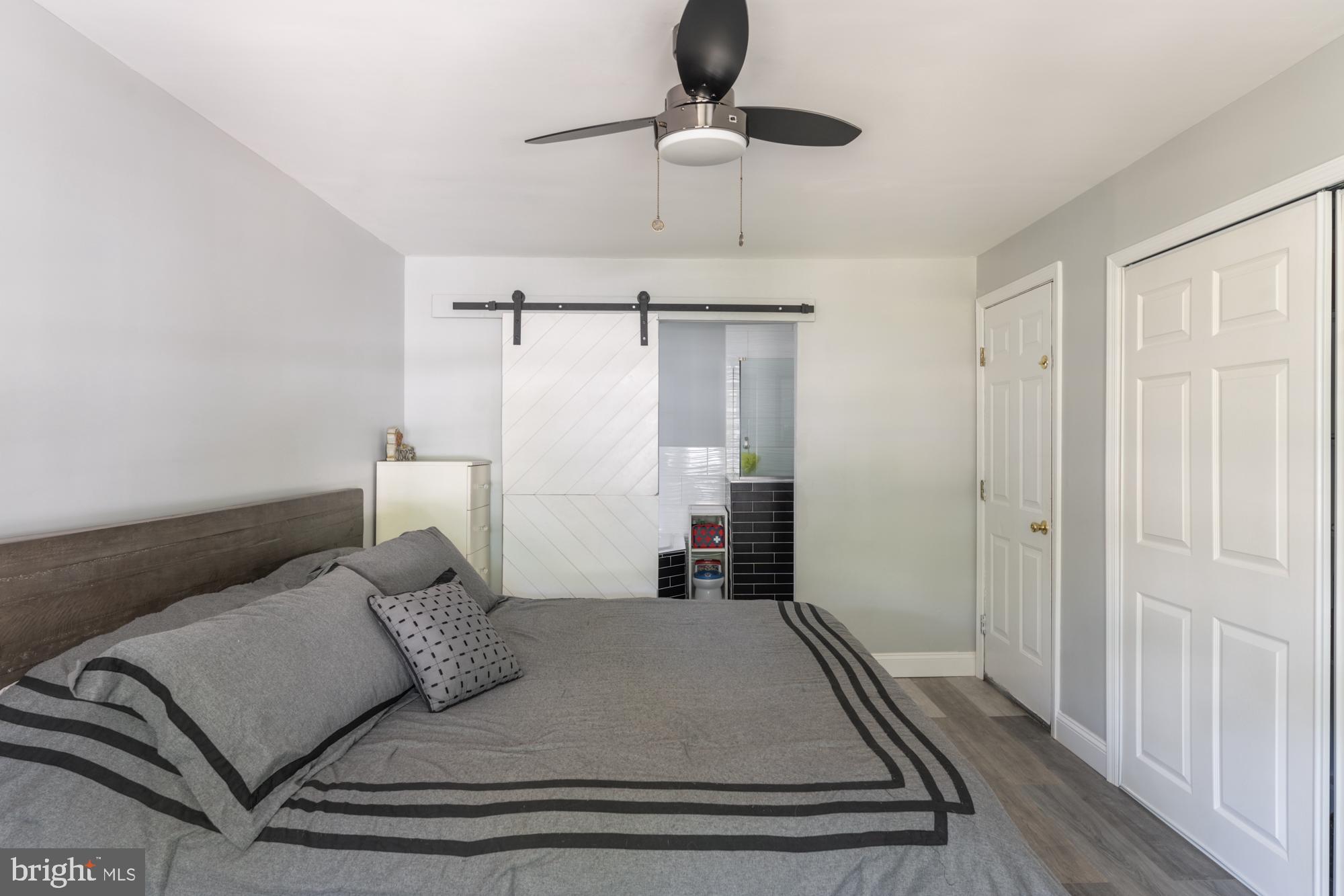 142 Oxford Place Williamstown, NJ 08094 - Photo 10 of 21 Master Bedroom (Main Level)
