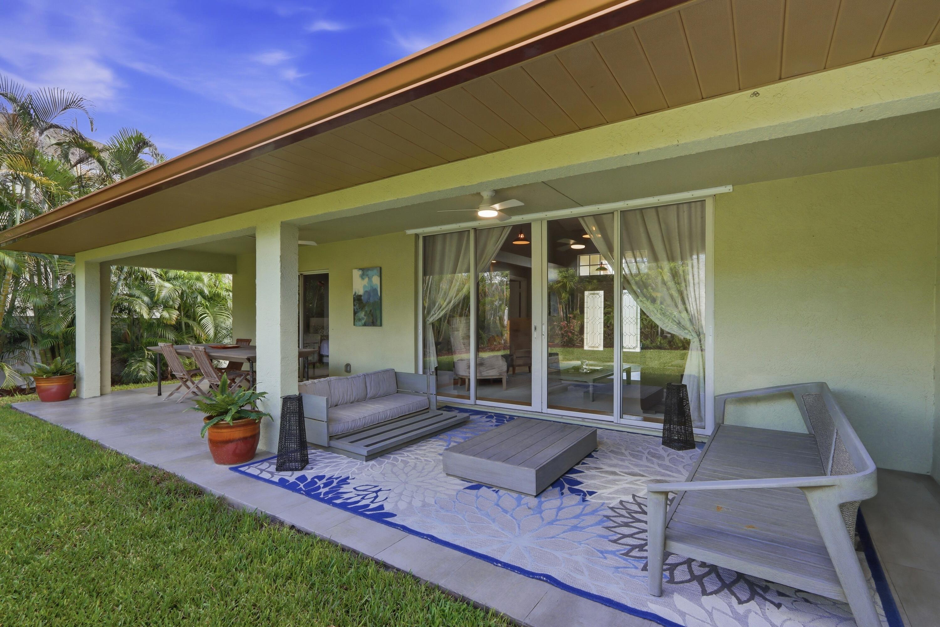 4432 Southwest Paley Road Port St. Lucie, FL 34953 - Photo 30 of 38 40_38. patio