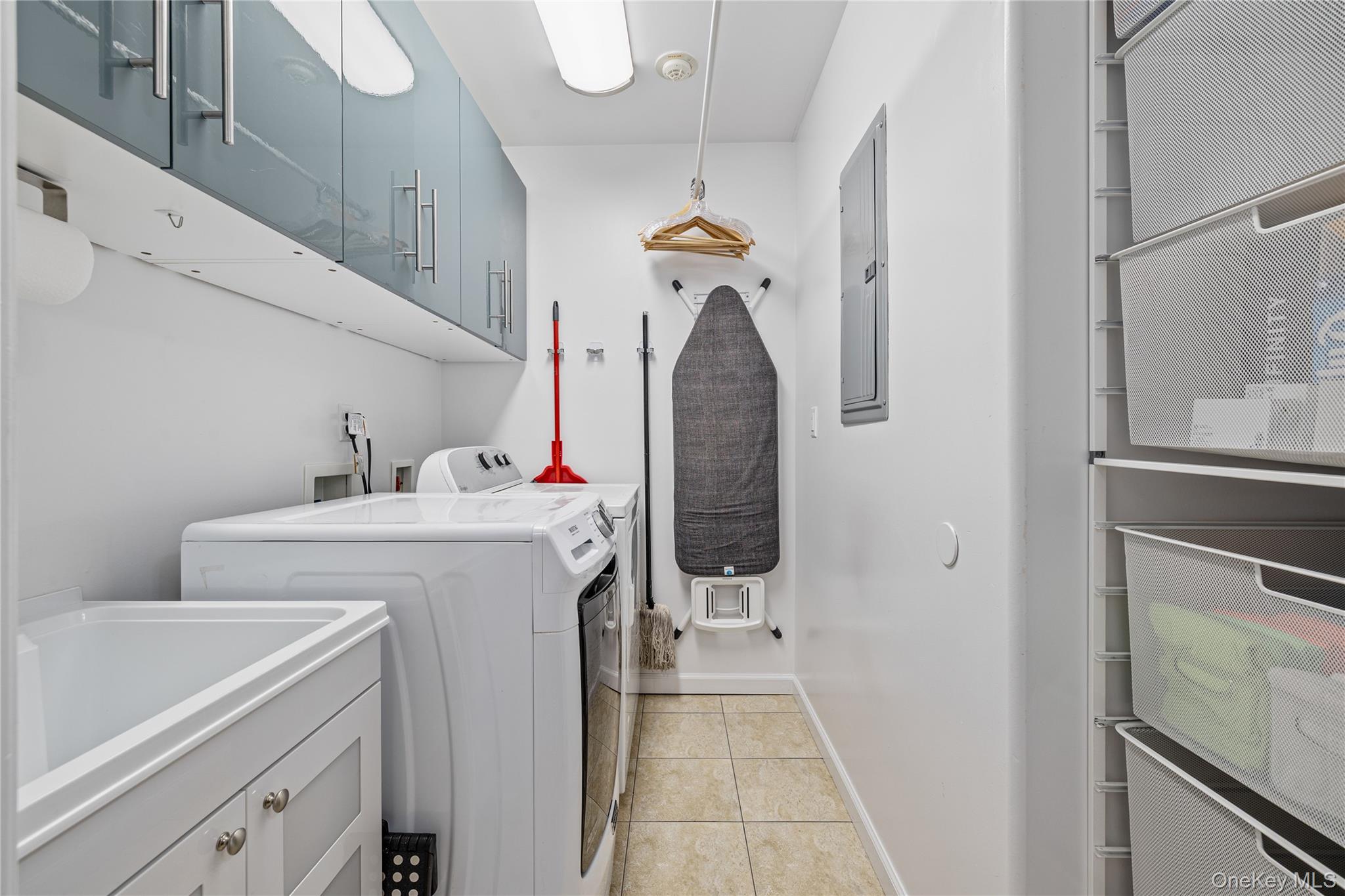 3314 Parkview Drive Spring Valley, NY 10977 - Photo 32 of 34 a utility room with dryer and washer