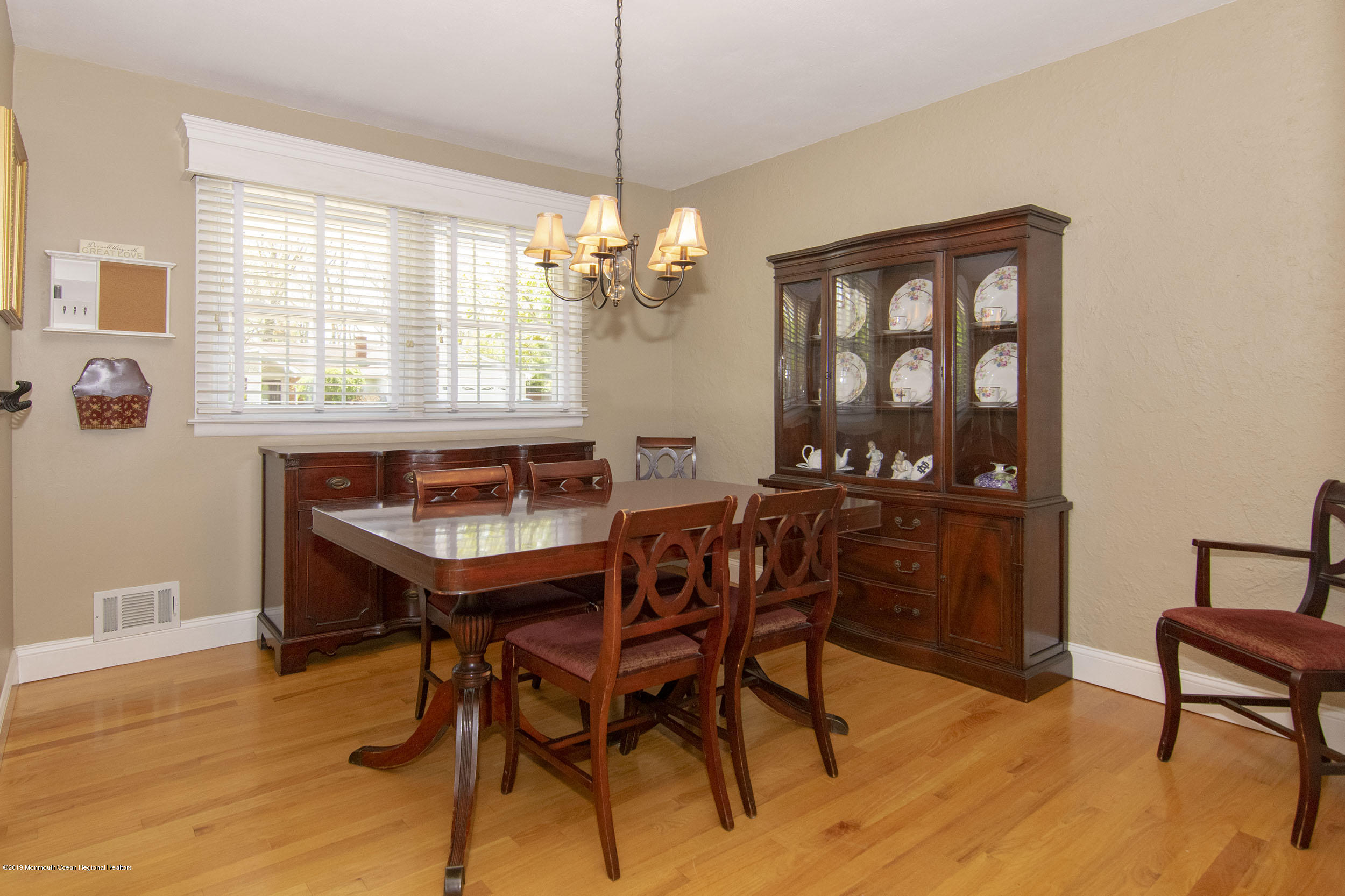 26 Sugar Bush Road Howell, NJ 07731 - Photo 4 of 22 Dining 2
